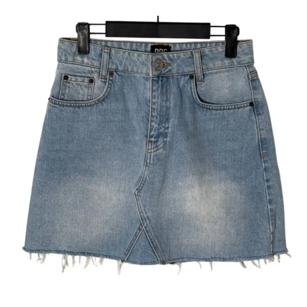 BDG Urban‎ Outfitters Denim Mini Skirt Raw Hem Light Wash Size S